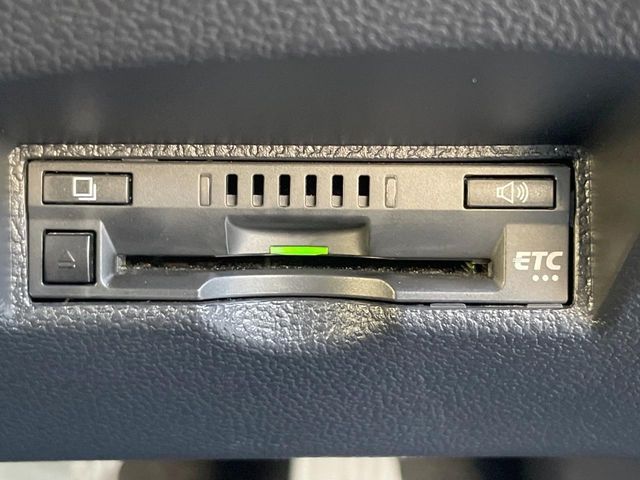 TOYOTA PRIUS 2019 Image 31