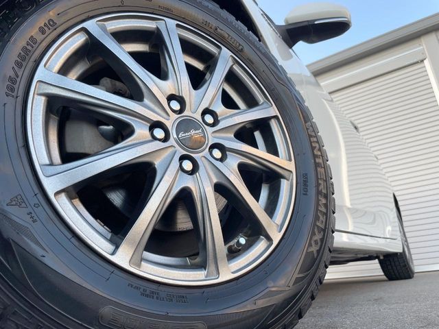 TOYOTA PRIUS 2019 Image 31