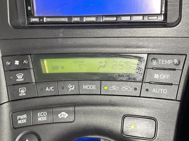 TOYOTA PRIUS 2010 Image 31