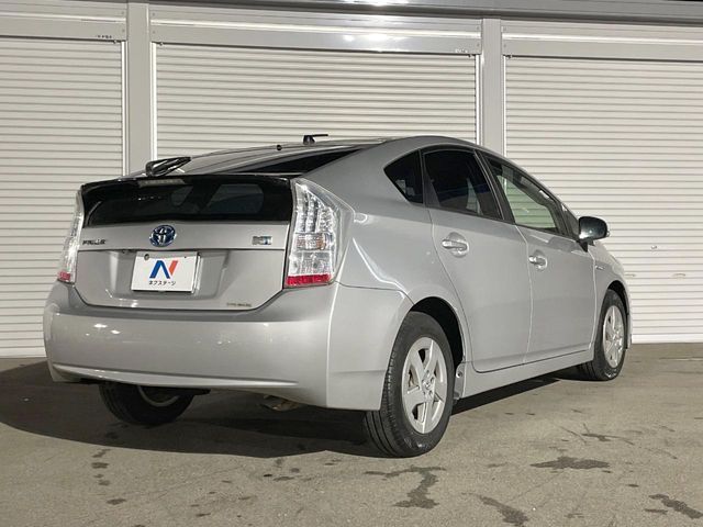 TOYOTA PRIUS 2010 Image 31