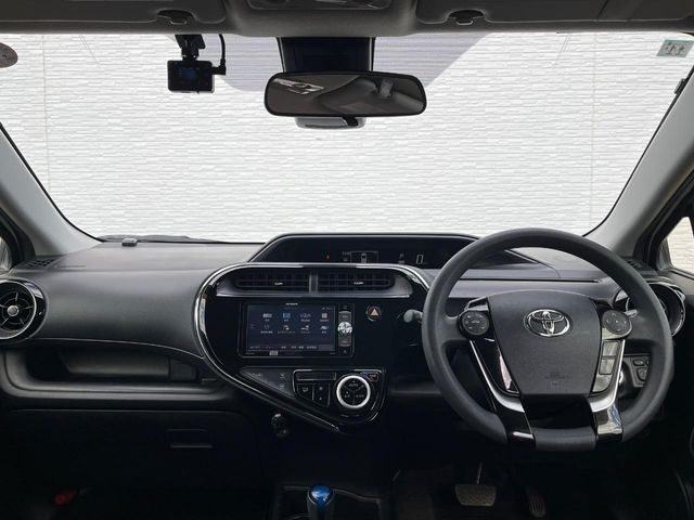 TOYOTA AQUA 2017 Image 31