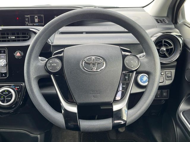 TOYOTA AQUA 2017 Image 31