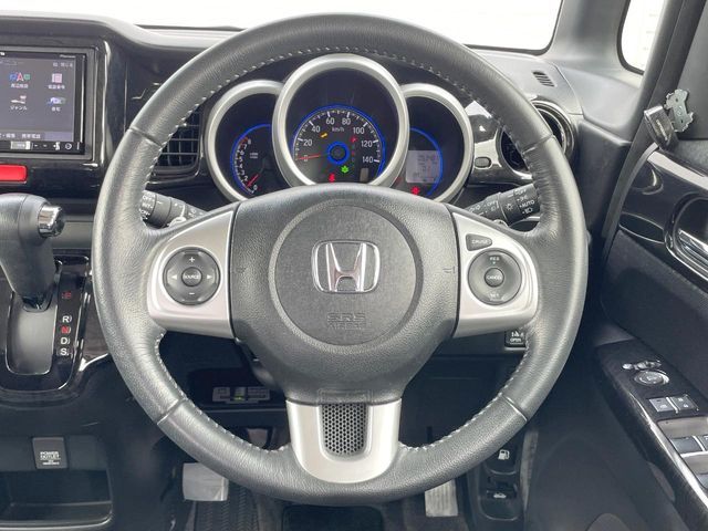 HONDA N BOX CUSTOM 2015 Image 31