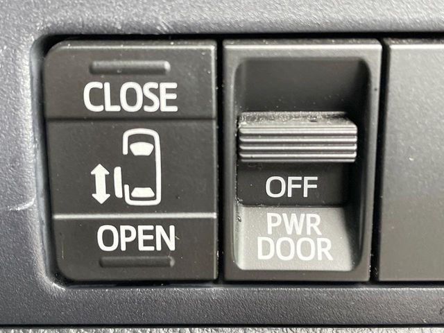 TOYOTA VOXY 2015 Image 31