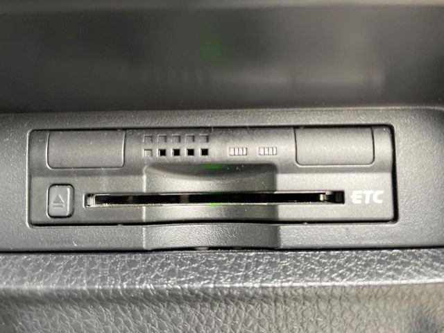 TOYOTA VOXY 2015 Image 31