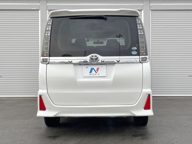 TOYOTA VOXY 2015 Image 31