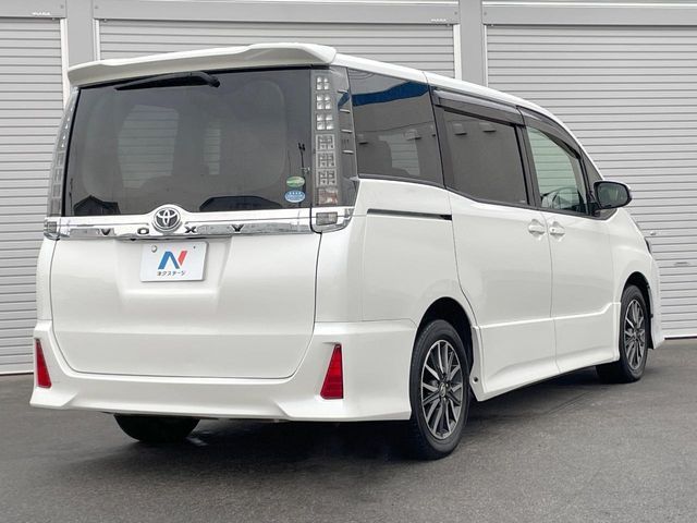 TOYOTA VOXY 2015 Image 31