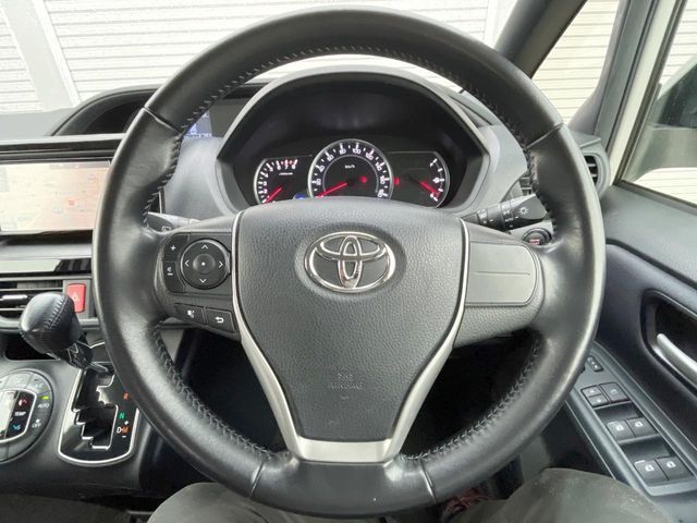 TOYOTA VOXY 2015 Image 31