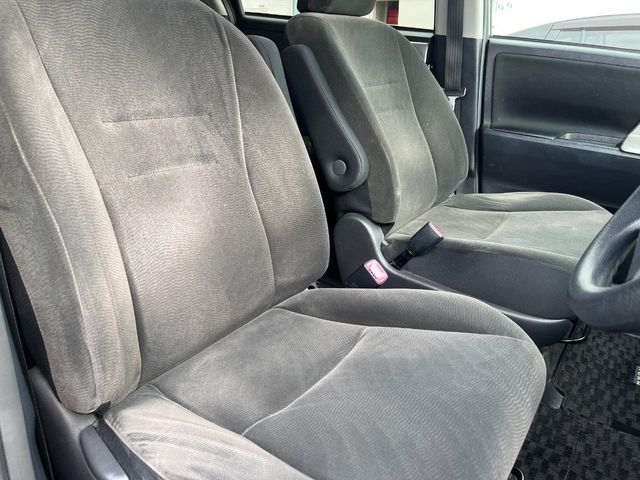 TOYOTA NOAH 2011 Image 31