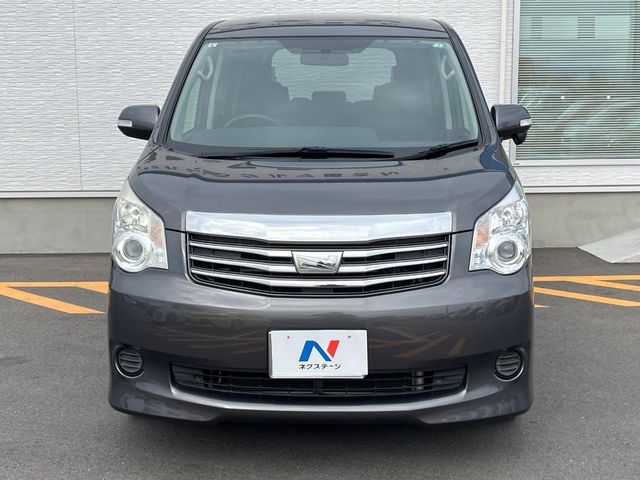 TOYOTA NOAH 2011 Image 31