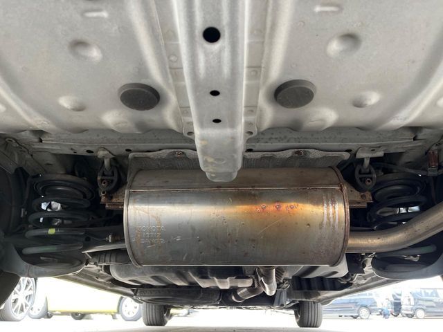 TOYOTA NOAH 2011 Image 31