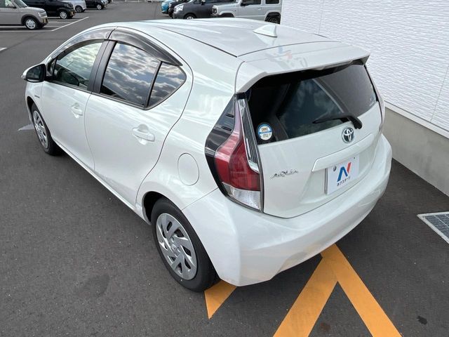 TOYOTA AQUA 2016 Image 31