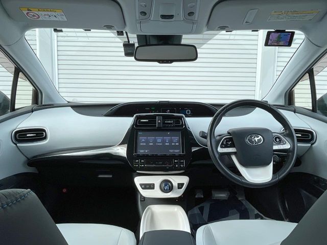 TOYOTA PRIUS 4WD 2016 Image 31