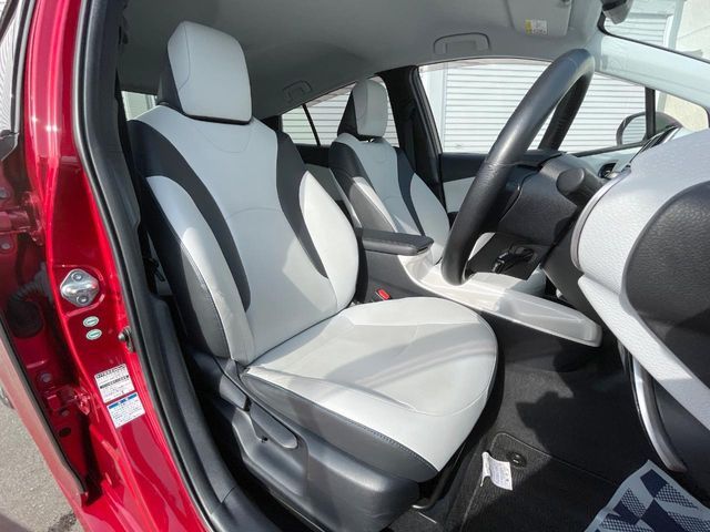 TOYOTA PRIUS 4WD 2016 Image 31