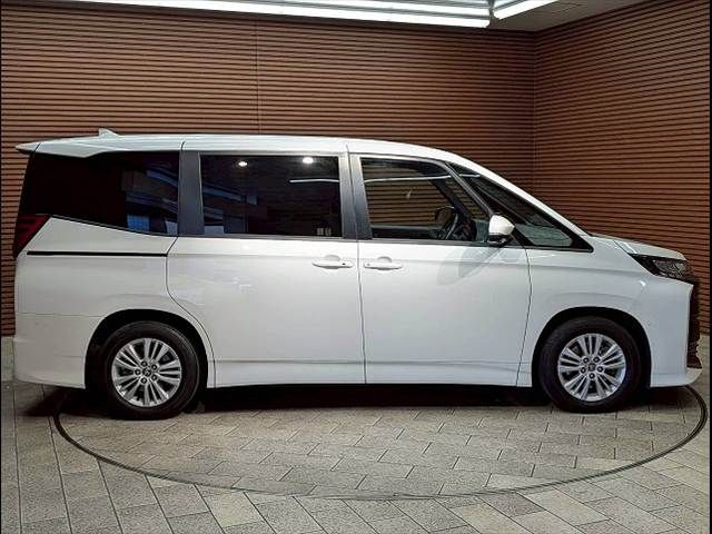 TOYOTA NOAH 2022 Image 31