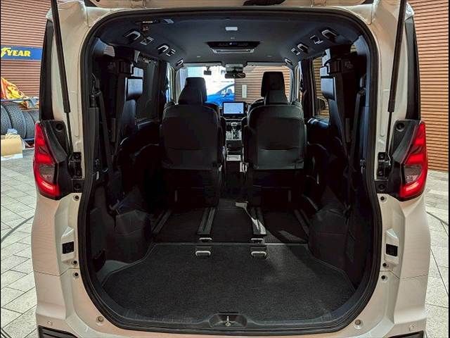 TOYOTA NOAH 2022 Image 31