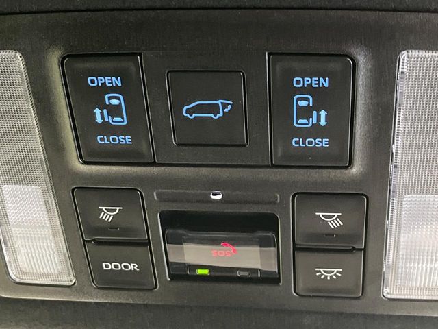 TOYOTA VOXY HYBRID 2023 Image 31