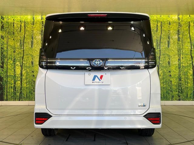 TOYOTA VOXY HYBRID 2023 Image 31