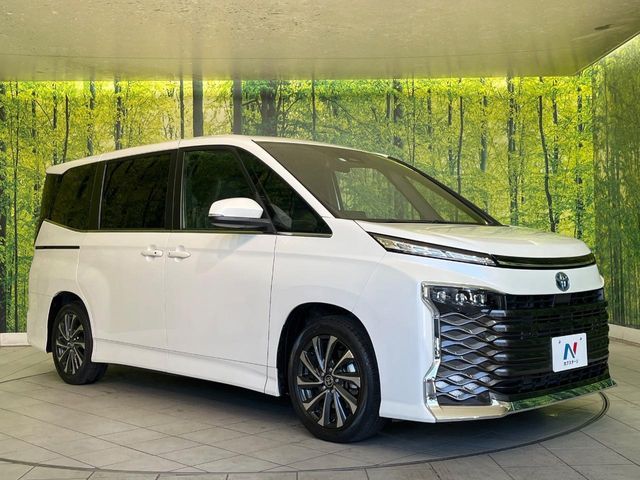 TOYOTA VOXY HYBRID 2023 Image 31