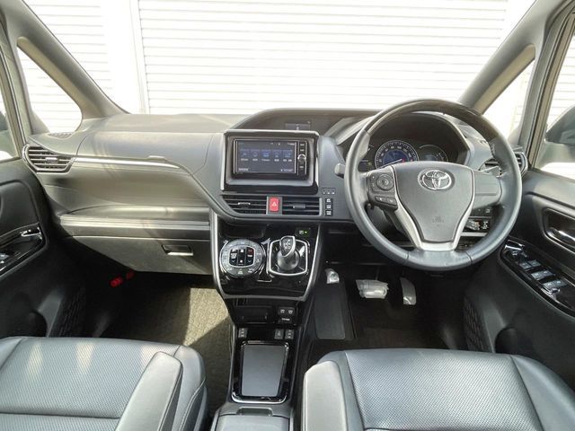 TOYOTA ESQUIRE HYBRID 2017 Image 31