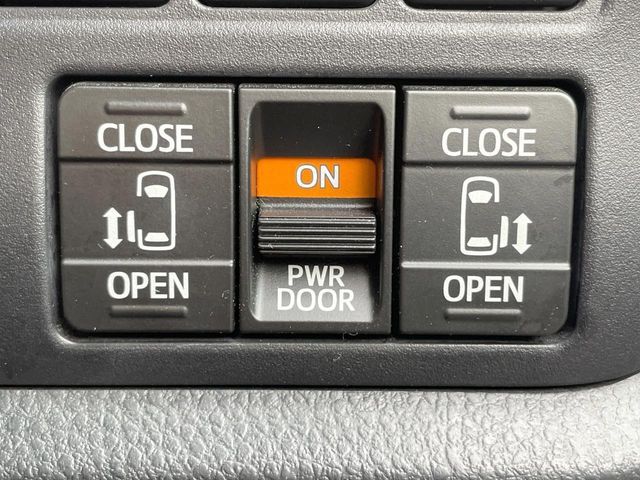 TOYOTA ESQUIRE HYBRID 2017 Image 31