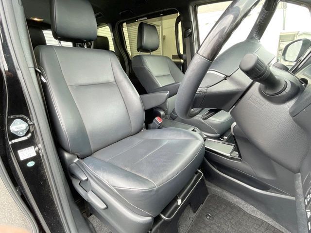 TOYOTA ESQUIRE HYBRID 2017 Image 31