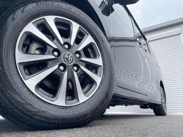 TOYOTA ESQUIRE HYBRID 2017 Image 31