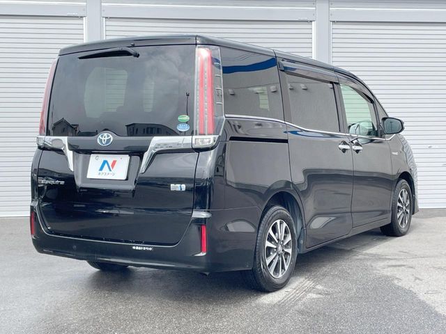 TOYOTA ESQUIRE HYBRID 2017 Image 31