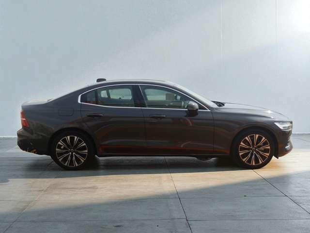 VOLVO S60 2024 Image 31