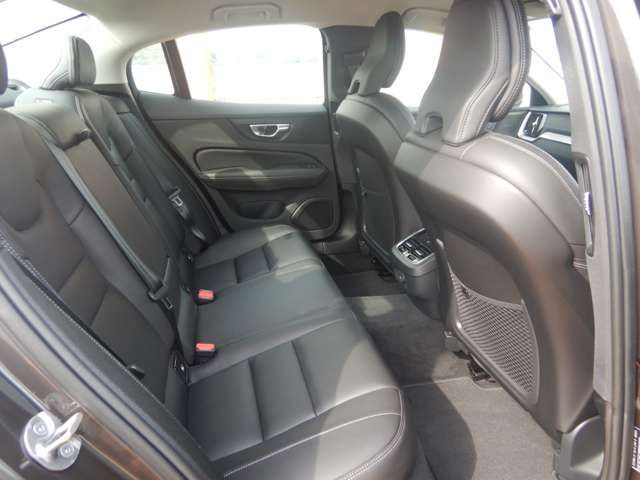 VOLVO S60 2024 Image 31