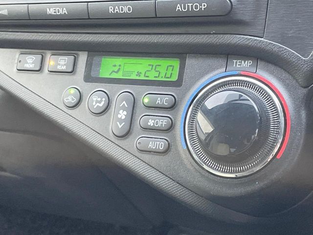 TOYOTA AQUA 2014 Image 31