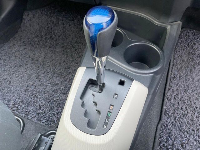 TOYOTA AQUA 2014 Image 31