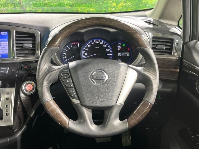 NISSAN ELGRAND 2013 Image 31