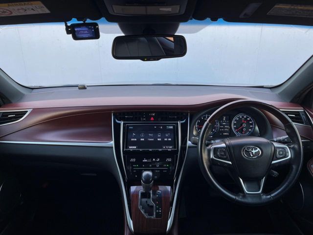 TOYOTA HARRIER 2WD 2017 Image 31