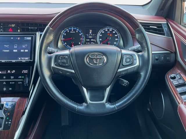 TOYOTA HARRIER 2WD 2017 Image 31