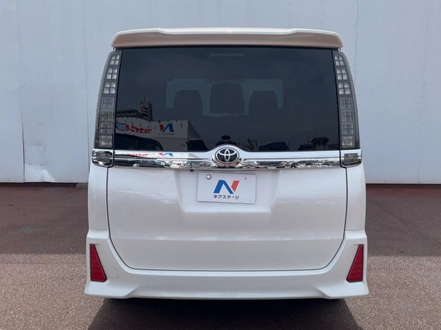TOYOTA VOXY 2015 Image 31