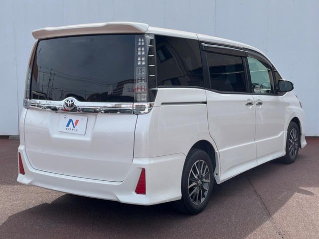 TOYOTA VOXY 2015 Image 31