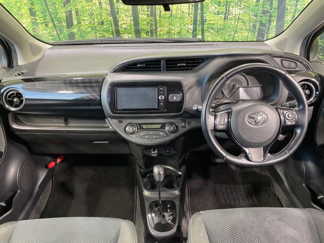 TOYOTA VITZ HYBRID 2017 Image 31