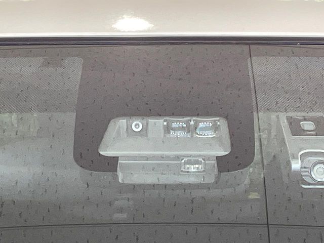 TOYOTA VITZ HYBRID 2017 Image 31