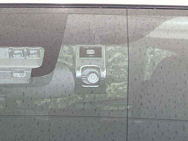 TOYOTA VITZ HYBRID 2017 Image 31