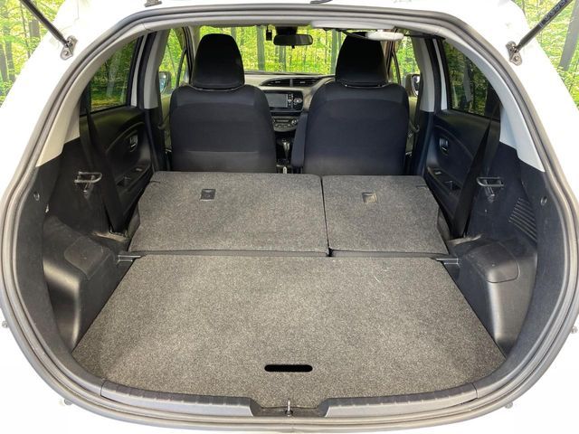 TOYOTA VITZ HYBRID 2017 Image 31