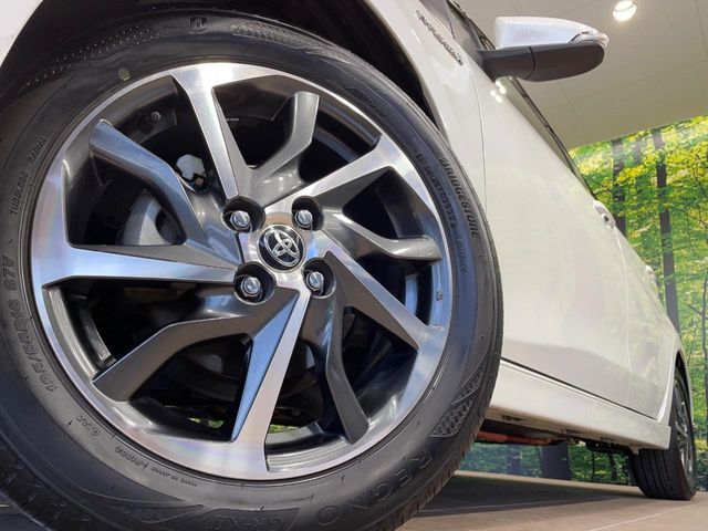 TOYOTA VITZ HYBRID 2017 Image 31