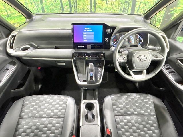 TOYOTA VOXY HYBRID 2025 Image 31