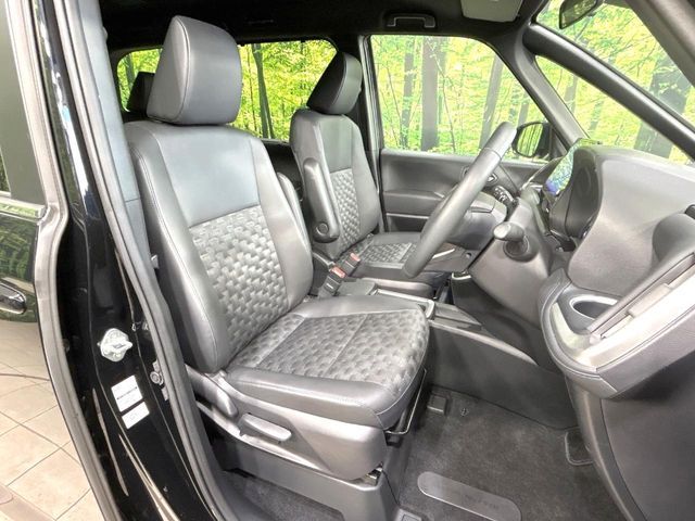 TOYOTA VOXY HYBRID 2025 Image 31