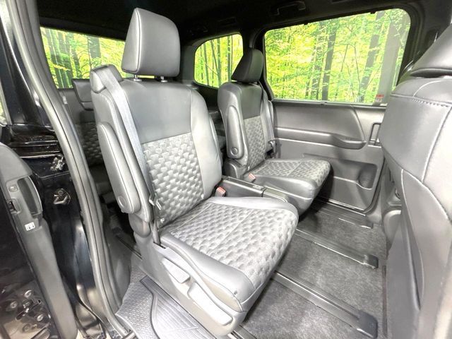 TOYOTA VOXY HYBRID 2025 Image 31