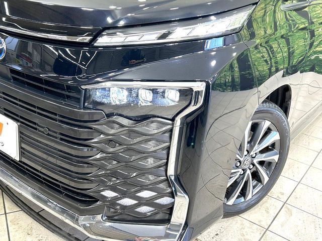 TOYOTA VOXY HYBRID 2025 Image 31