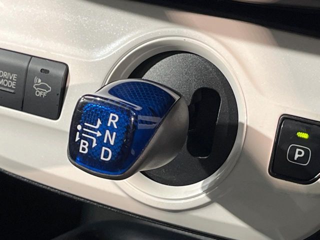 TOYOTA PRIUS 2016 Image 31