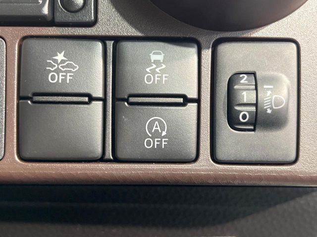 TOYOTA TANK 2018 Image 31