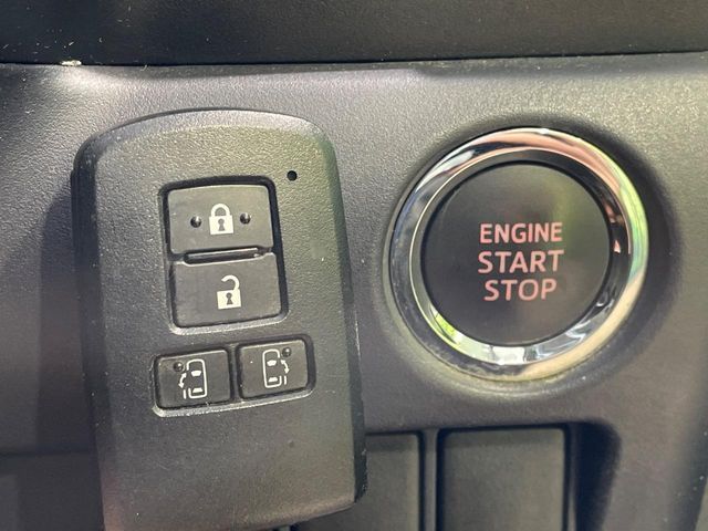 TOYOTA VOXY 2015 Image 31