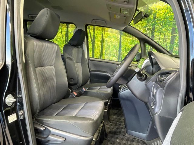 TOYOTA VOXY 2015 Image 31